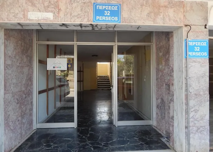 Zira Holiday House