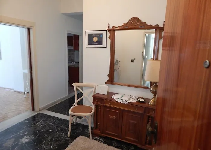 Zira Holiday House